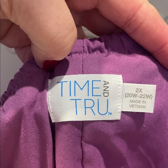 AND Time and Tru Purple Scoop Neck Top - Picture 2 of 12